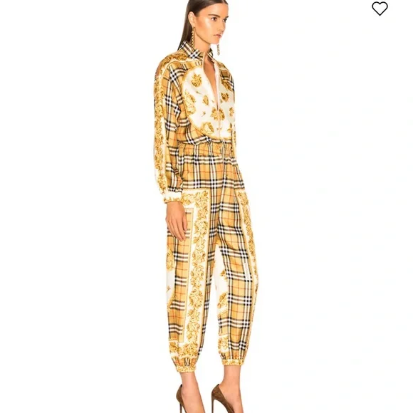 Beautiful Burberry plaid jumpsuit - Picture 4 of 17